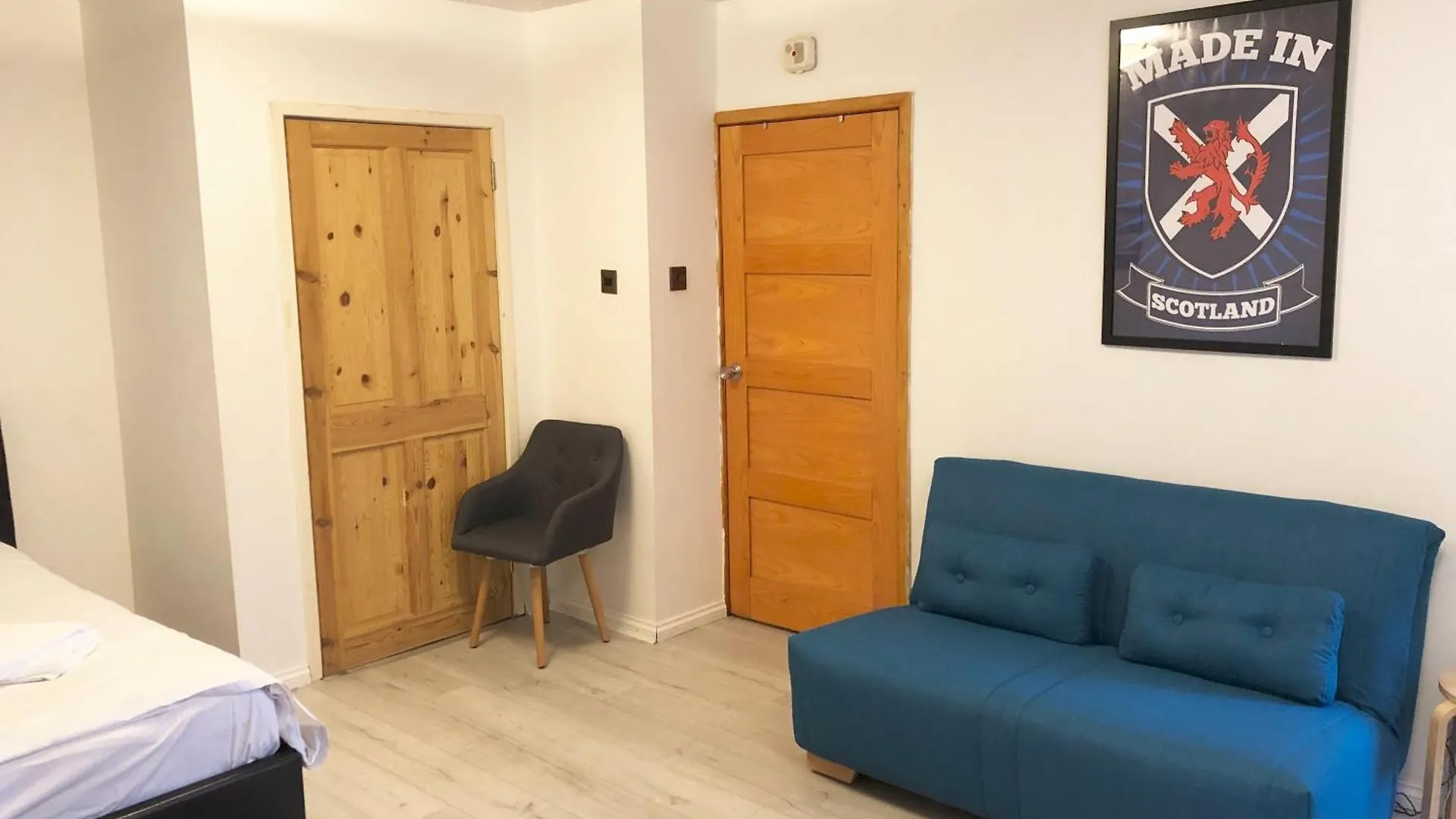 Castle View&Grassmarket Studio Flat With Luxury Bathroom Edinburgh Apartment